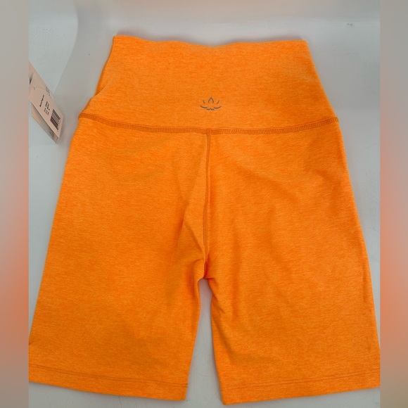NWT Beyond Yoga Spacedye Keep Pace 7" Short Mapht Orange Size Medium - Picture 8 of 10